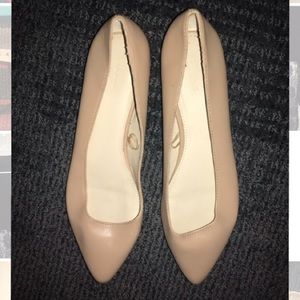 Simple peachy pointed ballet flats